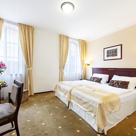 Třebíč Hotel & Apartments U Cerneho Orla מראה חיצוני תמונה