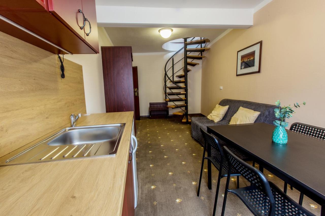 Třebíč Hotel & Apartments U Cerneho Orla מראה חיצוני תמונה