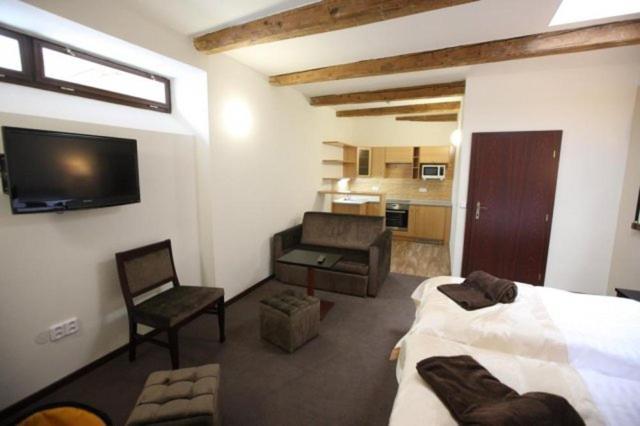 Třebíč Hotel & Apartments U Cerneho Orla חדר תמונה