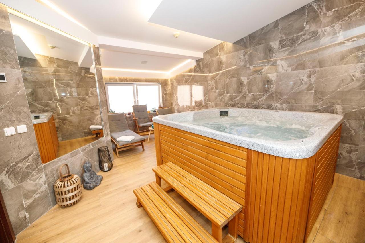 Třebíč Hotel & Apartments U Cerneho Orla מראה חיצוני תמונה