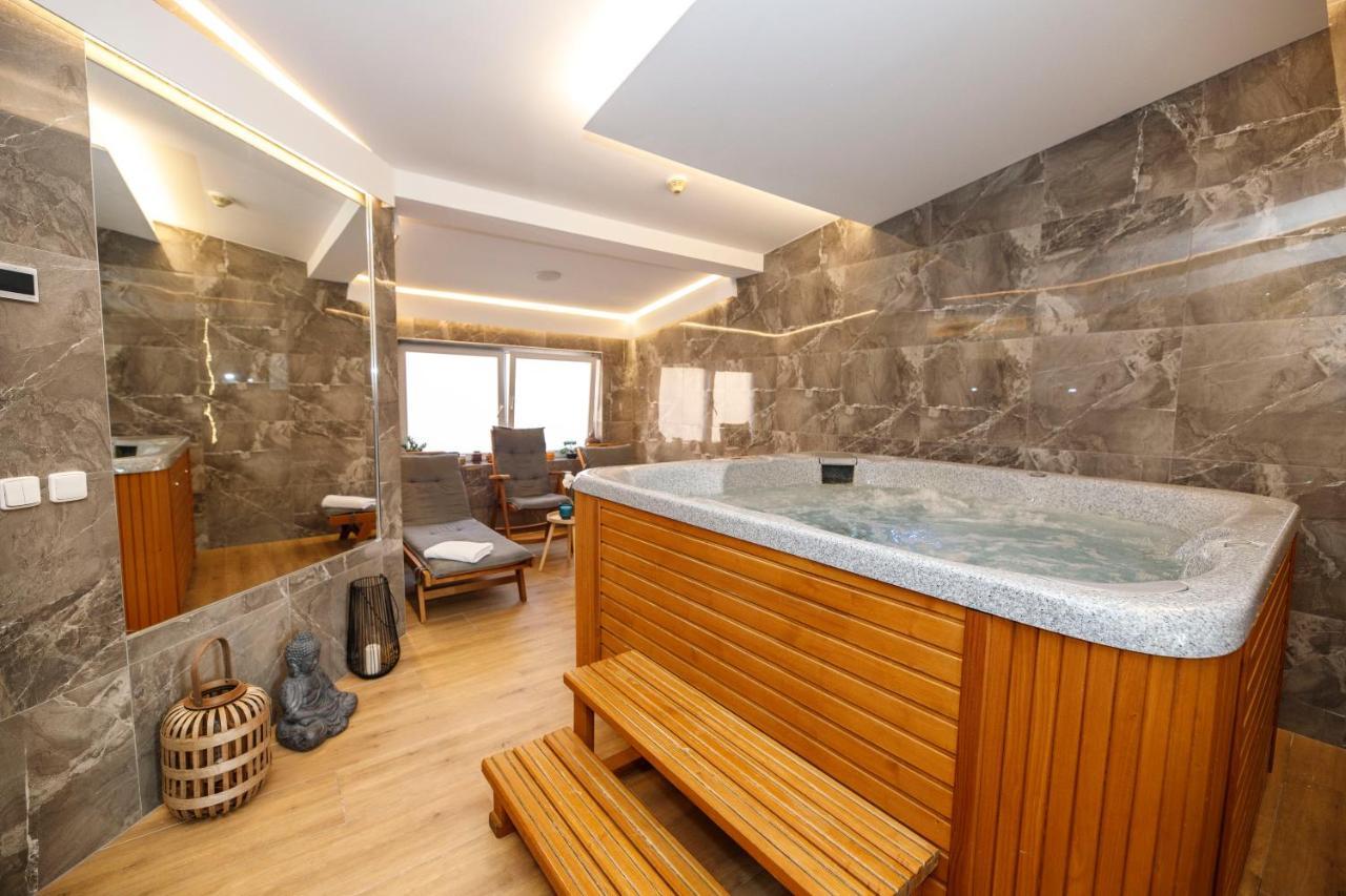 Třebíč Hotel & Apartments U Cerneho Orla מראה חיצוני תמונה