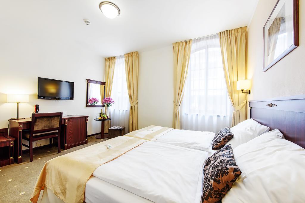 Třebíč Hotel & Apartments U Cerneho Orla מראה חיצוני תמונה